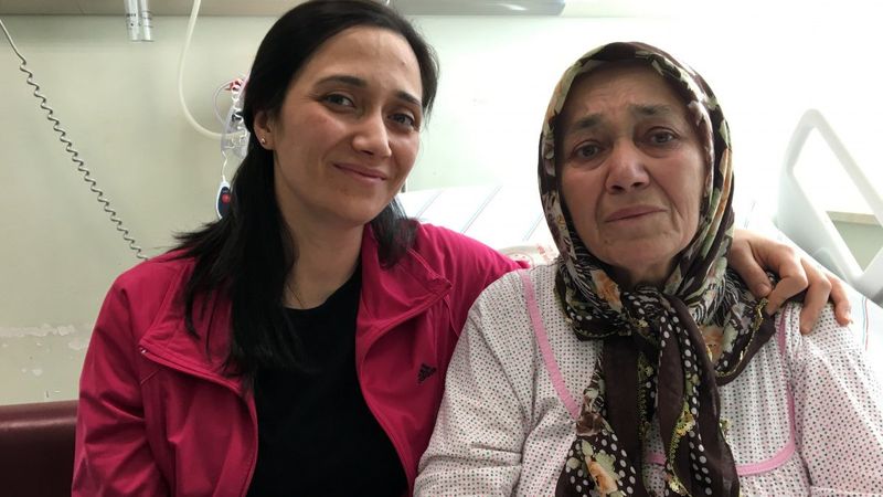 Antalya’da bağırsağı karın cildine yapışan kadın, ameliyatla sağlığına kavuştu