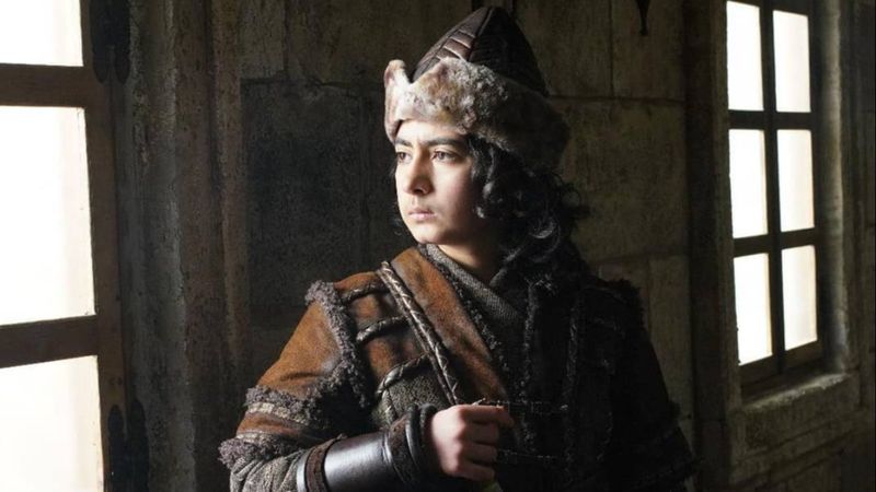 Diriliş Ertuğrul'un küçük Osman'ı şimdilerde kocaman delikanlı oldu! 'Burak Özçivit'e dönmüşsün'
