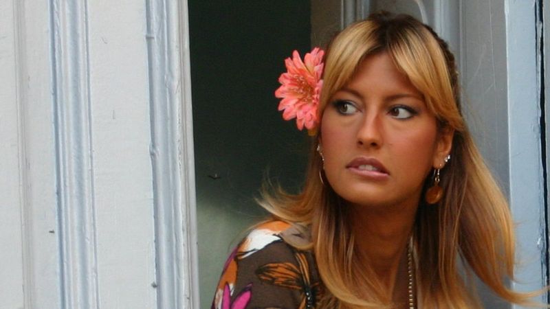 Cennet Mahallesi Sultan'ın eski aşkı pop yıldızı çıktı! Boyu boyuna, huyu huyuna olan sevgiliyle acı son...