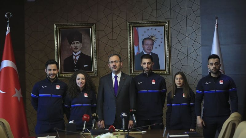 Bakan Kasapoğlu, Kış Olimpiyatlarında mücadele eden sporcuları kabul etti