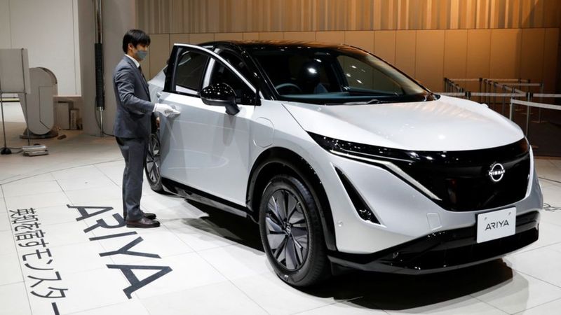 Nissan, elektrikli SUV Ariya satışlarını yine erteledi