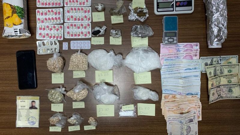 Fatih'te Suriyeli uyuşturucu satıcısı yakalandı