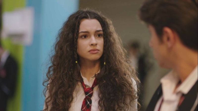 Kardeşlerim'in Asiye'si kot ceketini çıkardı, su gibi teni gözüktü! 'Kıvrımlı beline Doruk hayran olacak'