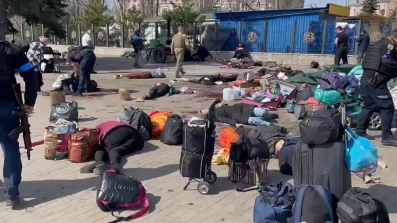 Ukrayna'da tren garına saldırı: 50'den fazla ölü