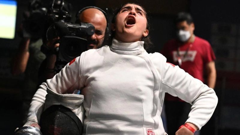 Milli eskrimci Aleyna Ertürk dünya şampiyonu oldu