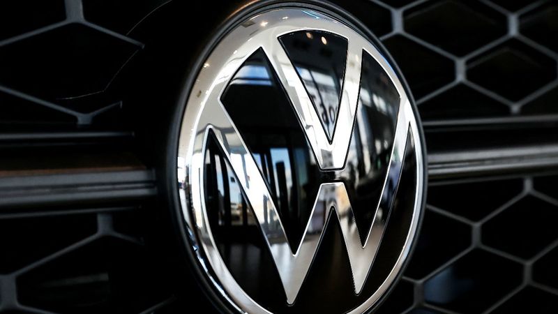 Volkswagen: Çipte yetersiz tedarik, 2024'e kadar devam edecek