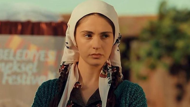 Gönül Dağı'nın Asya'sı karın kaslarıyla nefes kesti! 'Köylü güzeline bak sen'