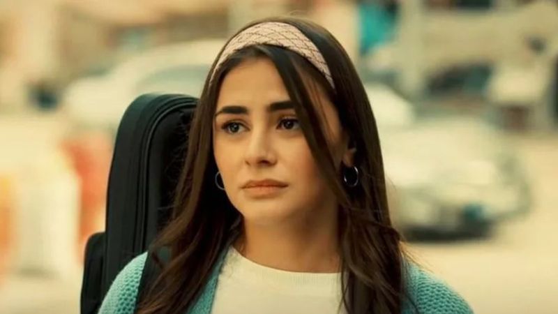 Gönül Dağı'nın Asuman'ı ateş kırmızısı üstüyle dekolteyi fazla kaçırdı! 'Böyle poz vermek ayıp değil mi ya?'