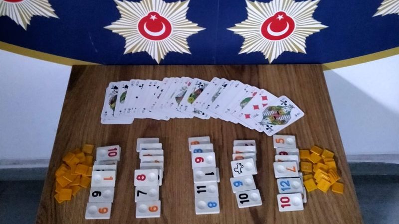 Bursa'da polis, kumar ihbarında 10 kişiye işlem uyguladı