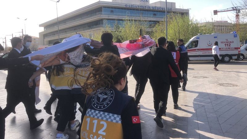 Gaziantep'teki hamile kadın AVM'nin 3'üncü katından düşerek can verdi