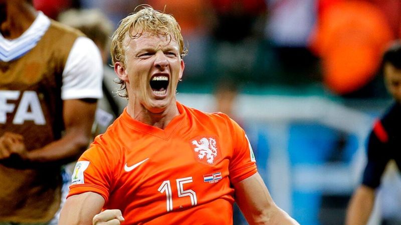 Dirk Kuyt ringe adım atıyor
