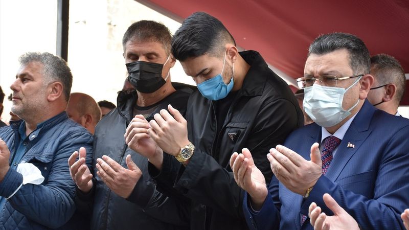 Uğurcan Çakır’ın dedesi son yolculuğuna uğurlandı