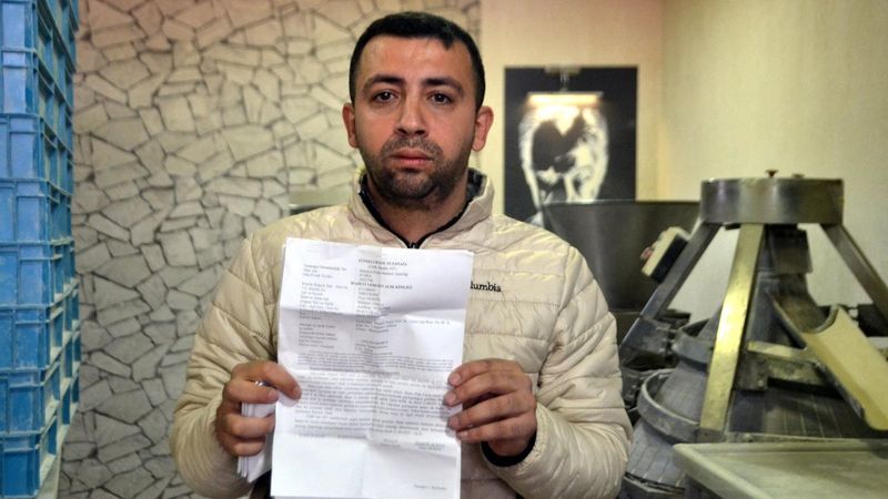 Edirne’de fırın sahibi, yere dökülen un görüntülerinin kurgu olduğunu söyledi