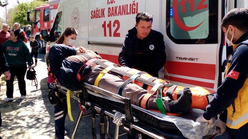 Tekirdağ'da eşini dinlemeyen adam, çıktığı çatıdan düştü