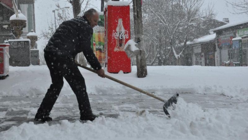 Kars'ta kar yağışı etkili oldu