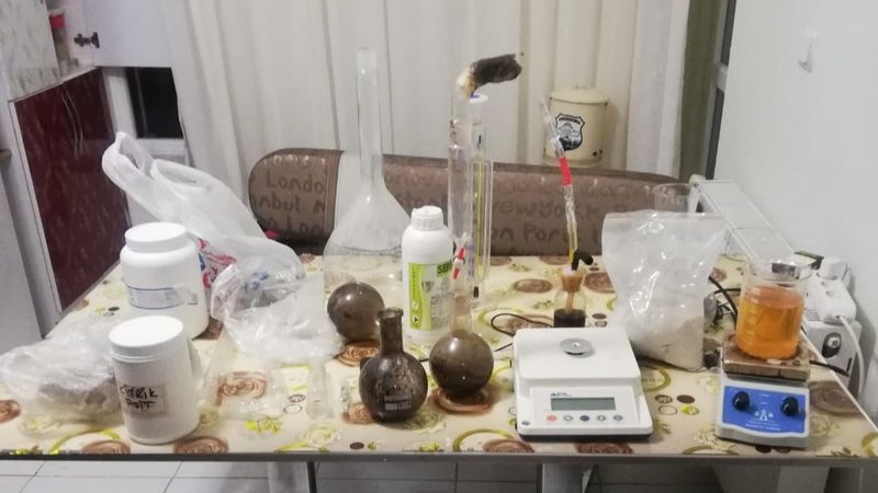 Konya'da kimyager ile sevgilisine uyuşturucu operasyonu
