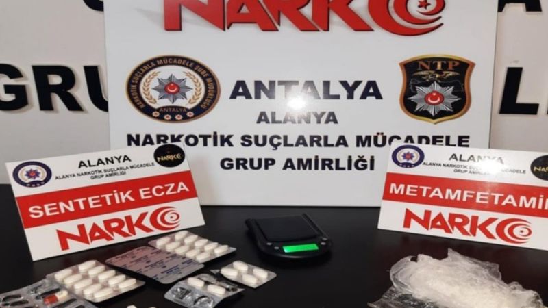 Antalya'daki uyuturucu satıcısı suçüstü yakalandı
