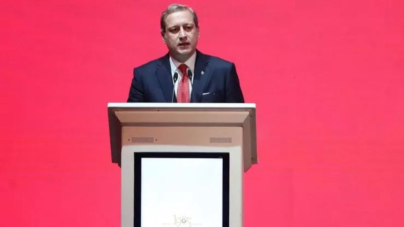 Burak Elmas: Yeni başkana da aynısını yapmayın