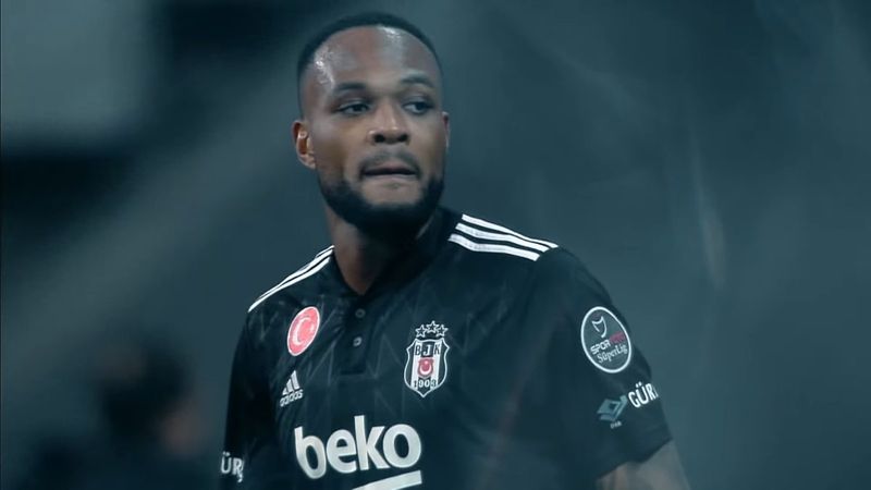 Cyle Larin, Fenerbahçe'ye önerildi