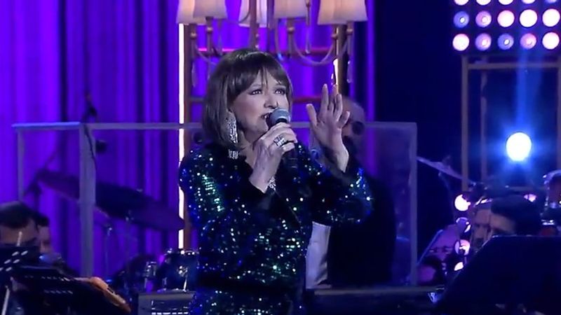 Gülden Karaböcek Artık Sevmeyeceğim şarkısını seslendirdi