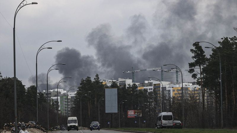 Rusya, başkent Kiev'i bombaladı