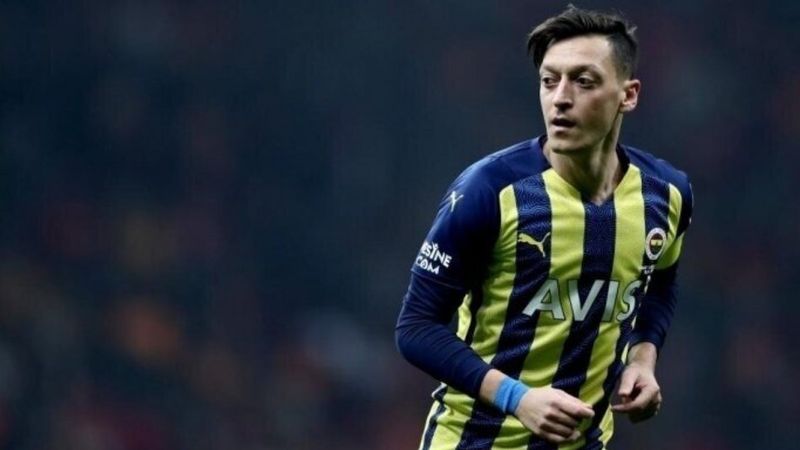 Mesut Özil'in Fenerbahçe kariyeri devam edecek mi?