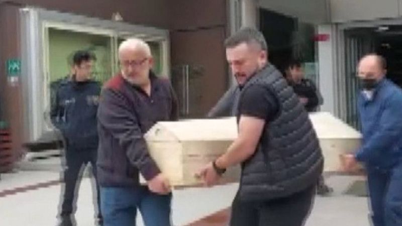 Bahçelievler'de AVM asansöründe sıkışan işçi hayatını kaybetti
