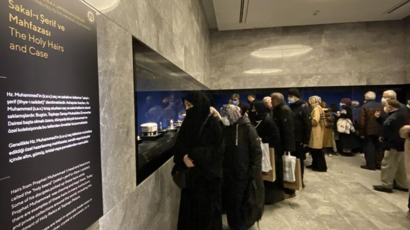 İslam Medeniyetleri Müzesi’nde kutsal emanetlere yoğun ilgi