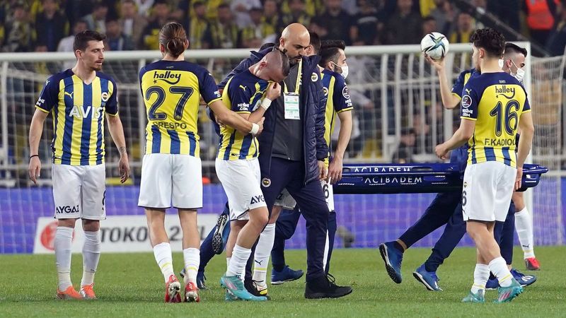 Pelkas'tan Fenerbahçe'ye kötü haber