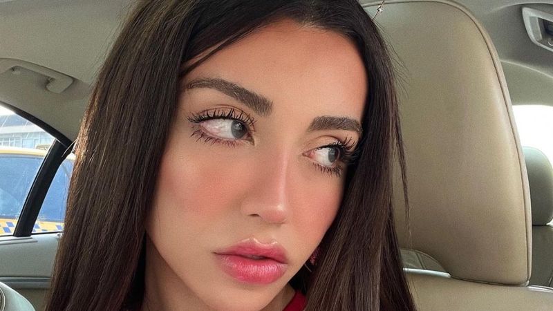 'Başımıza taş yağacak' Fenomen Mika Raun'un süper minili pozları 'pes' dedirtti