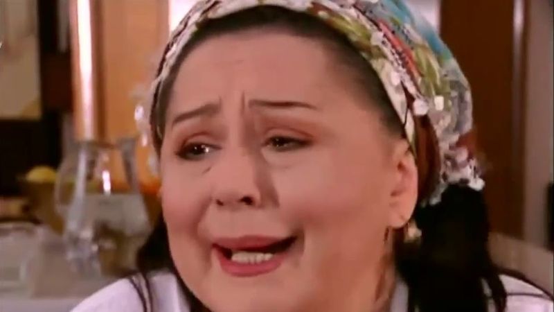 Selena'nın Müstesna'sı gençlere taş çıkartıyor! Parla Şenol'un çılgın ötesi pozları...