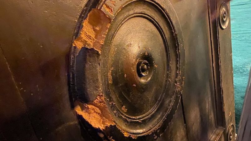 Ayasofya'nın tarihi kapısı tahrip edildi