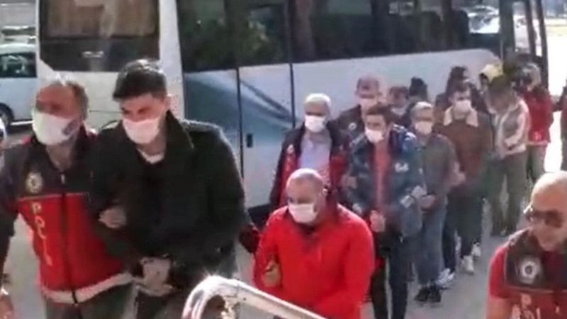 Balıkesir'de 2 bin kişiyi dolandıran çete tutuklandı