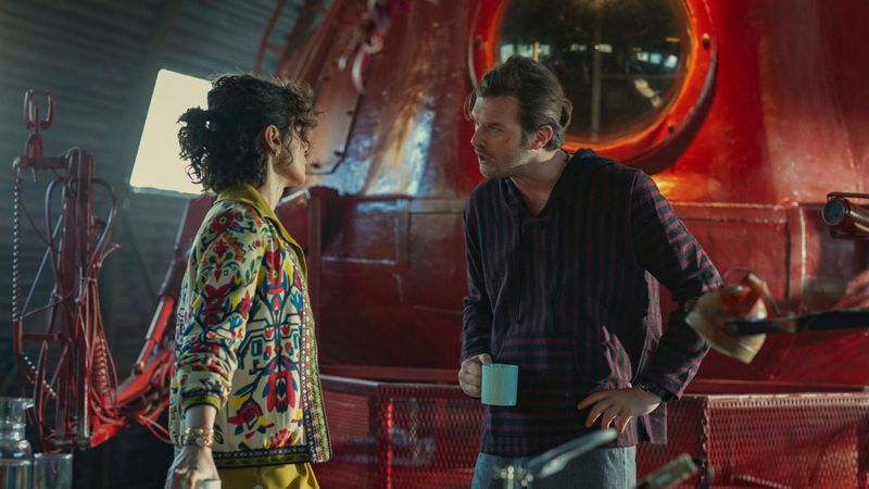 Yakamoz S-245 konusu nedir, oyuncuları kimler? Kıvanç Tatlıtuğ'lu bilim kurgu...