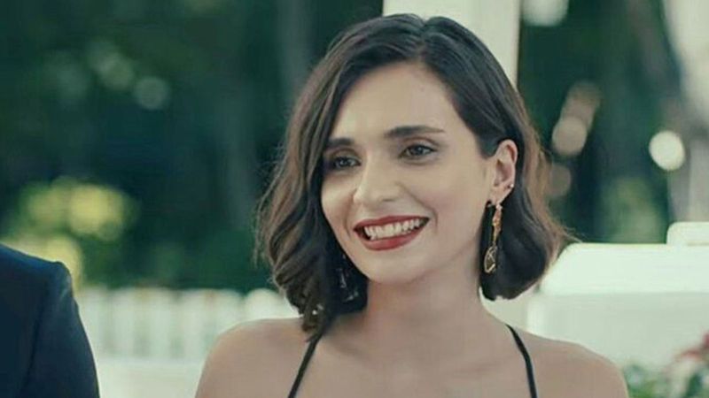 Kaderimin Oyunu'nun Helin'i Meriç Aral ipli bluzuyla tansiyon yükseltti! 'İsmail Abi görmesin'