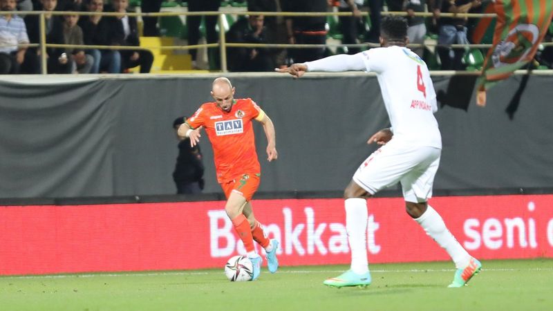 Ziraat Türkiye Kupası Yarı Final maçında Sivasspor Alanyaspor'u ilk maçta yendi