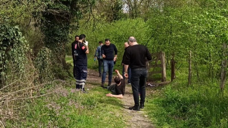 Düzce'de genç adam, babasının mezarını ziyarete giderken vuruldu