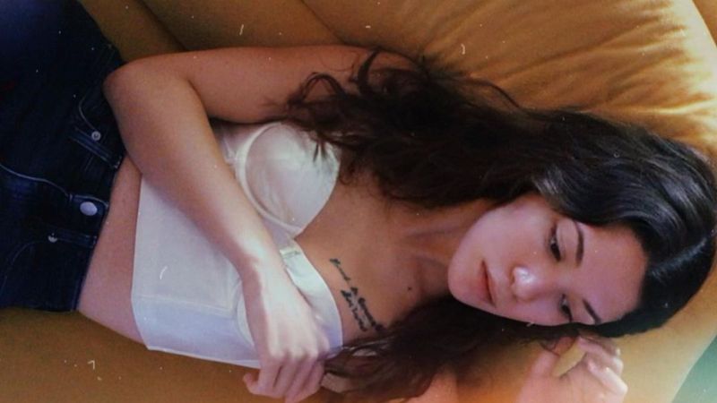 Hazal Subaşı dövmesini açıkta bırakan büstiyerli pozlarıyla nefes kesti! 'Gözümüze soksaydın'