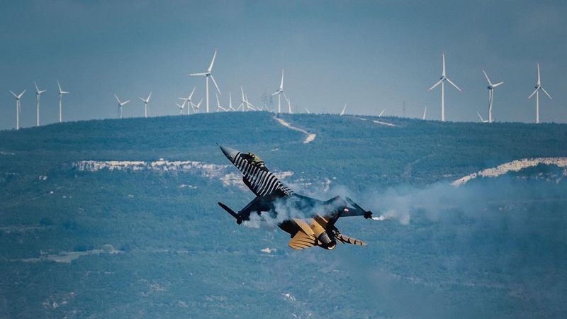 SOLOTÜRK 23 Nisan gösterisini Çanakkale'de yaptı