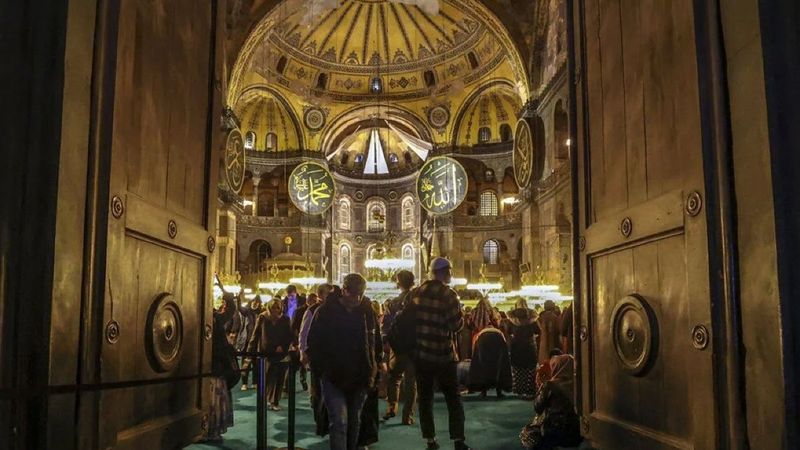 Yunanistan'dan Ayasofya hamlesi
