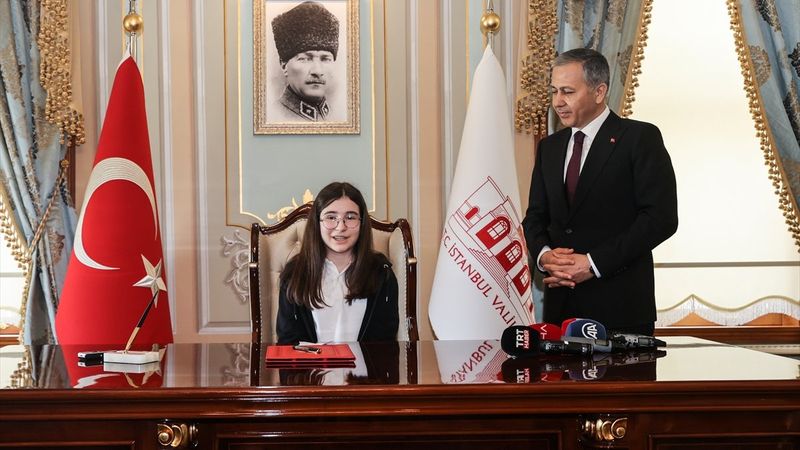 Ali Yerlikaya, 23 Nisan'da öğrencileri ağırladı