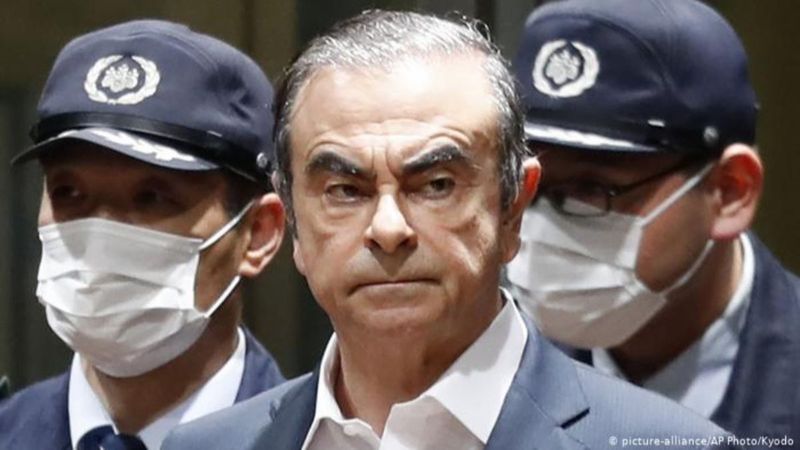 Kaçak eski Nissan CEO'su Carlos Ghosn için tutuklama emri çıkarıldı