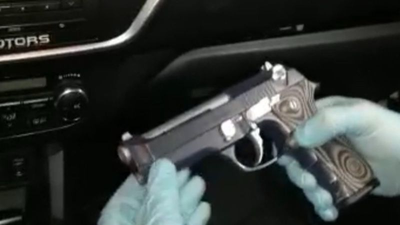 Beşiktaş'ta polis denetimi: Araçtan 6 adet tabanca çıktı