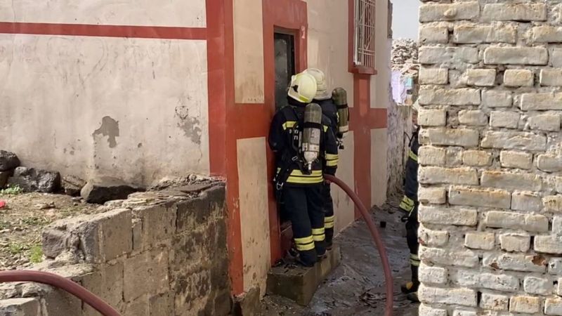 Diyarbakır'da sokakta husumetlisini öldürdü, yaşadığı ev ateşe verildi