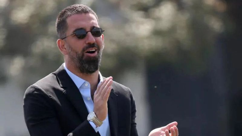 Arda Turan hoca oluyor