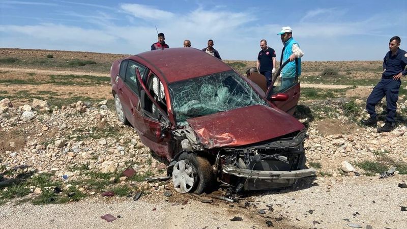 Eskişehir’de otomobil ile hafif ticari araç çarpıştı: 1 ölü, 3 yaralı