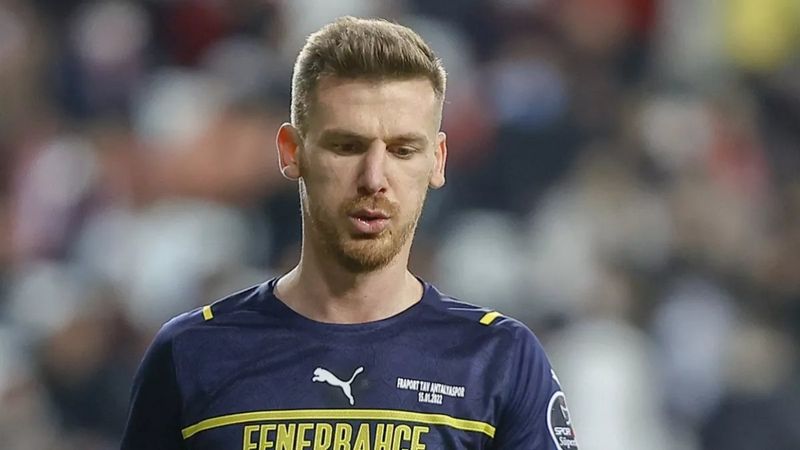 Serdar Aziz, Fenerbahçe'den haber bekliyor