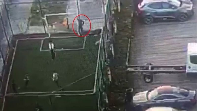 Beylikdüzü'ndeki halı sahadan telefon çalındı