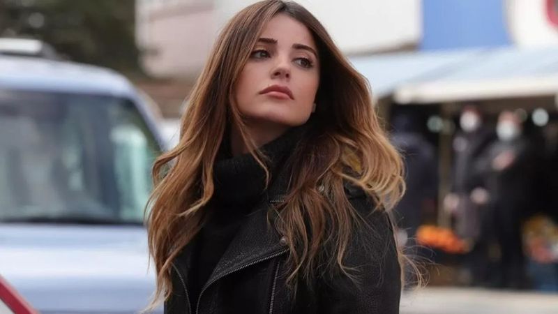 Daracık taytı ve derin dekoltesiyle Teşkilat'ın Ceren'i açıldıkça açıldı! 'Diziden ayrılmak yaramamış'