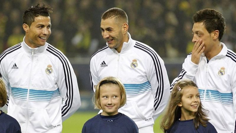 Mesut Özil: Ballon d'Or'u Benzema'ya verin